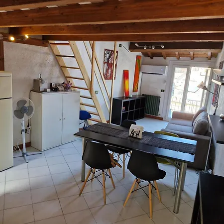 Elena Apartmán Ferrara