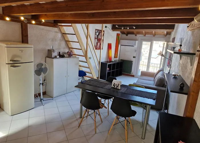 Elena Apartmán Ferrara